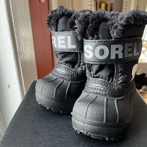 Sorel Black Snow Boots with Fur Trim Toddler Snow Commander